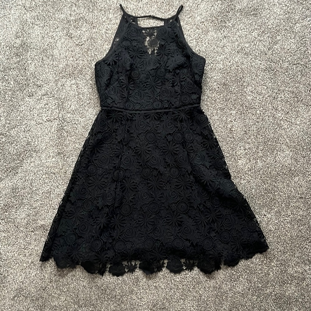 White House Black Market LBD size 6